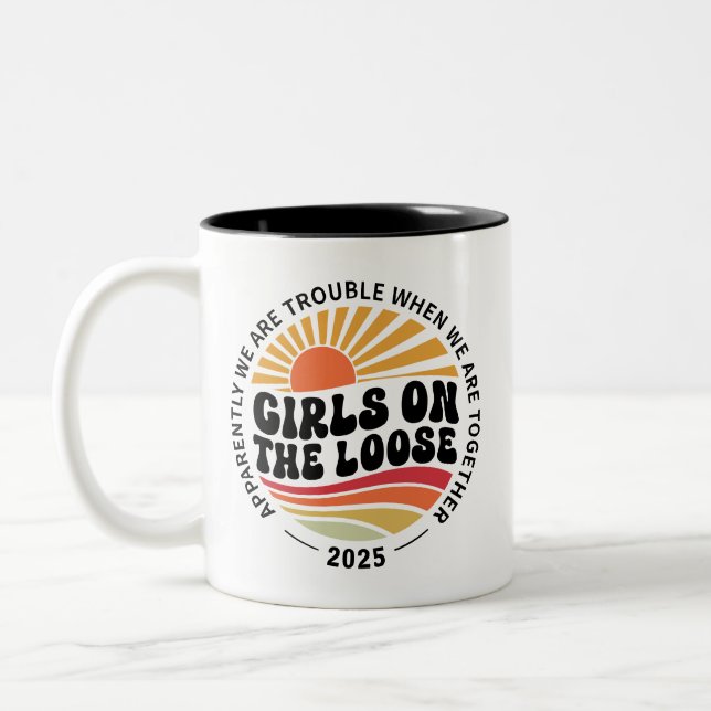 Custom Girls Trip Group Matching Summer Vacation Zweifarbige Tasse (Links)