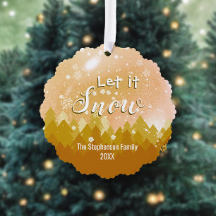 Custom Gold Snowy Forest Frohe Weihnachten Ornament Karte