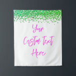 Custom Green Glitzern Birthday Party Foto Stand Wandteppich<br><div class="desc">individuelle Kulisse für Foto-Stand,  Tinkle-Glitzer-Kulisse zum Jubiläum,  Brautparty-Kulisse für das Wochenende,  Hochzeitsstand funkelnd,  süße 16 Quinceanera 40. 50.,  glänzende Kulisse für Geburtstagsparty,  personalisierte 30. 21. 15. Willkommensschild,  Hintergrund grün und rosa</div>