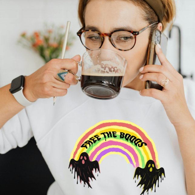 Custom Halloween "Free the Booos" Spooky Rainbow  Sweatshirt (Von Creator hochgeladen)