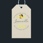 Custom Homemade Limoncello Antikes Weiß Geschenkanhänger<br><div class="desc">Eleganter und moderner limoncello-Geschenktag mit dem Text limoncello, hausgemacht mit Liebe und Ihrem Namen in chic script kalligraphie und moderne Typografie auf antikem, weißem Hintergrund mit einer stilvollen Touch von hübschen Aquarelllemon und Zitronenscheiben. Fügen Sie einfach Ihren Namen oder Ihre Firma hinzu. Exklusiv für Sie entworfen von Happy Dolphin Studio....</div>