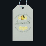 Custom Homemade Limoncello Pastel Green Geschenkanhänger<br><div class="desc">Eleganter und moderner limoncello-Geschenktag mit dem Text limoncello, hausgemacht mit Liebe und Ihrem Namen in chic script kalligraphie und moderne Typografie auf pastellgrünem Hintergrund mit einer stilvollen Touch von hübschen Aquarelllemon und Zitronenscheiben. Fügen Sie einfach Ihren Namen oder Ihre Firma hinzu. Exklusiv für Sie entworfen von Happy Dolphin Studio. Wenn...</div>