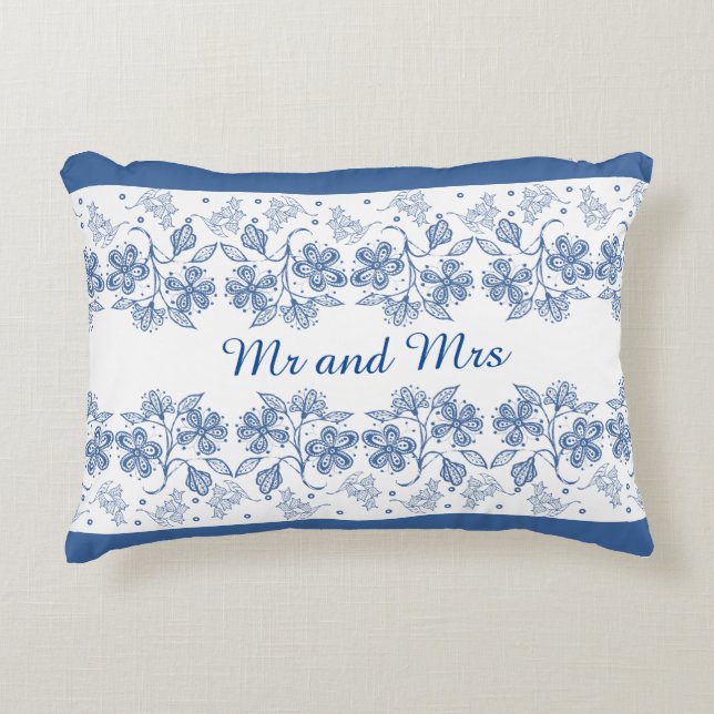 Custom Indigo Blue Floral Border Accent Pillow Zierkissen (Vorderseite)