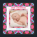 Custom Jolly Festive Christmas Foto Magnet Card<br><div class="desc">Custom Jolly und Festivals Weihnachten Pink Foto Picture Frame Square Magnet Geschenkkarte. Ein farbenfroher Kühlschrankmagnet in Herbst- und Winterfarben. Ersetzen Sie das Foto und den Text durch Ihre eigene, um Ihre Yuletide Erinnerungen zu feiern. Geben Sie als kleine Geschenke-Sake-Geschenk an Familie und Lieben. In warmen Herbstfarben in Rosa und Grün,...</div>