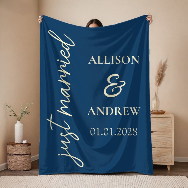 Custom Just Married Blanket Gift for Newlyweds Fleecedecke (Custom Wedding Blanket Gift for Bride and Groom – Custom Blanket Gift for Newlyweds and Couples)