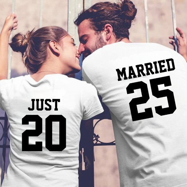 Custom Just Married Wedding Braut & Groom Paare T-Shirt (Von Creator hochgeladen)