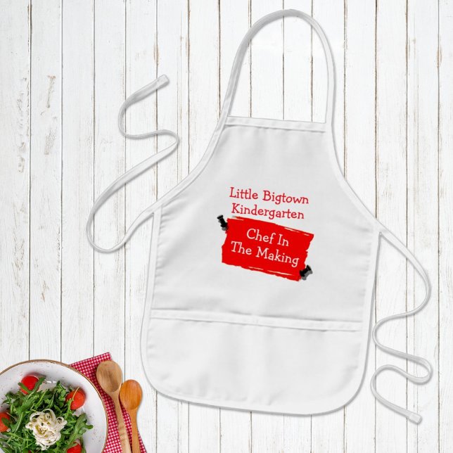 Custom Kindergarten Koch Red Scrap Paper Buttone A Kinderschürze (Fun for the kids and clean clothes too. This apron design is easy to personalize for a gift.)