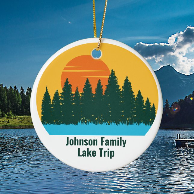 Custom Lake House Family Trip Niedlich Sunset Keramik Ornament (Von Creator hochgeladen)