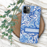 Custom Light Dark Blue White Floral Paisley Art Case-Mate iPhone Hülle<br><div class="desc">Zeitgenössisches Designmotiv in Holländisch Delfts Blau-Weiß Blume Paisley-Muster auf weißem Hintergrund. Mit Banner zu personalisieren oder anpassen mit Monogramm oder Initial Ihrer Wahl. Schönes, modernes und cooles Cover für den Trend-erfahrenen und kunstliebenden angesagten Trendsetter, künstlerischer Motiv-Liebhaber, der will, ihr Handy vor Staub und Schmutz, Abnutzung und Tränen zu schützen. Dieses...</div>