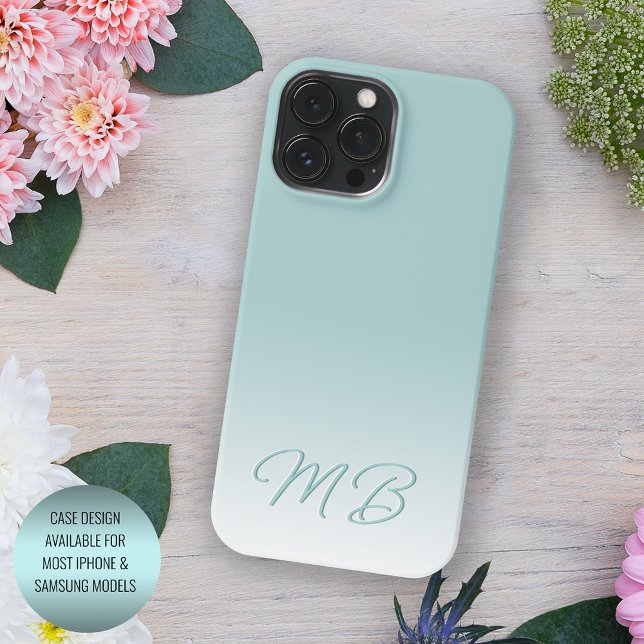 Custom Light Elegant Seafoam Mint Green Monogram iPhone 13 Pro Max Hülle (Von Creator hochgeladen)