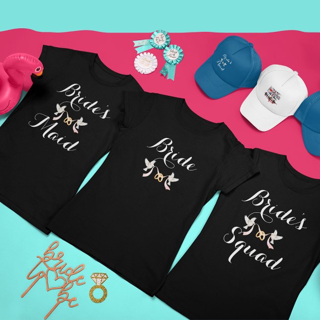 Custom Lovey Dovey Batchelorette Bride Script T-Shirt (Von Creator hochgeladen)