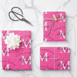 Custom Merit Christmas Pink Glitzer Monogram Geschenkpapier Set<br><div class="desc">Ein personalisiertes "Frohe Weihnachten" Monogramm-Design mit einem Xmas rosa Glitzer Aussehen Hintergrundfarbe. Ein ideales festliches,  individuelles Design für die Ferienzeit. Passen Sie das Monogramm an und machen Sie es zu Ihrem eigenen!</div>