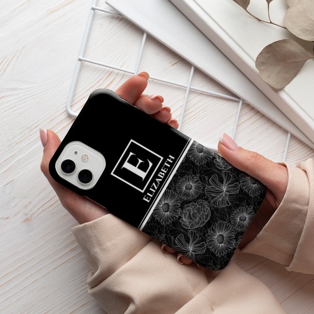 Custom Modern Monogram Black and White Floral Case-Mate iPhone Hülle (Von Creator hochgeladen)