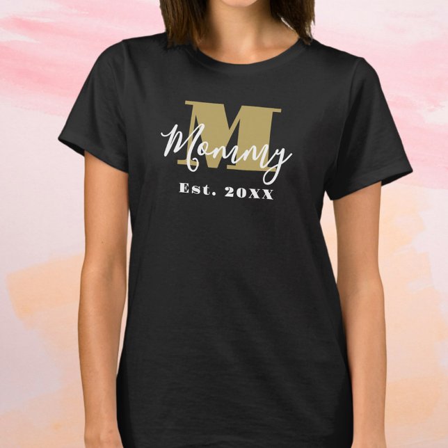 Custom Mommy Gold Monogram Establishment Year Scri T-Shirt (Von Creator hochgeladen)