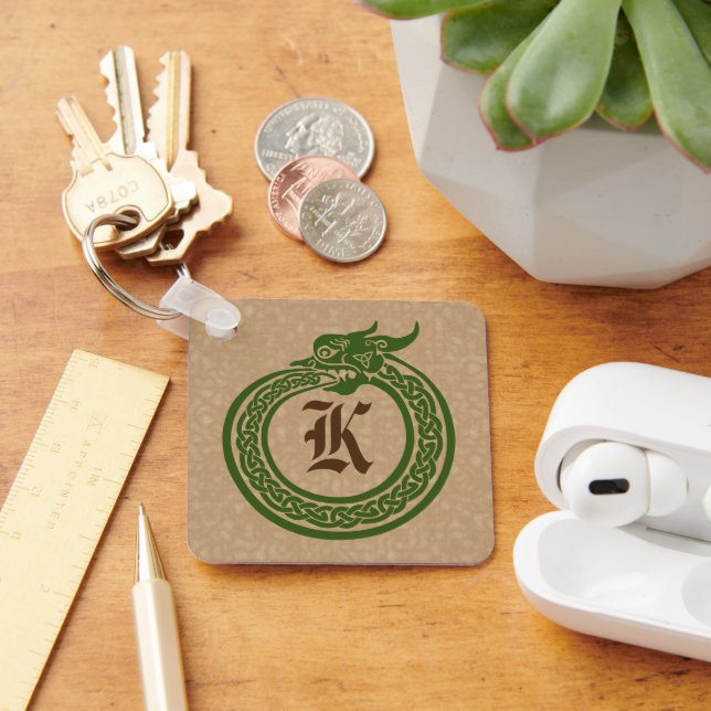 Custom Monogram Celtic Style Ouroboros Keychain Schlüsselanhänger (Schreibtisch)