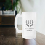 Custom Monogram und Name Laurel Mattglas Bierglas<br><div class="desc">Kundenspezifische Monogramm und Name Laurel Glass Beer Tasse.</div>