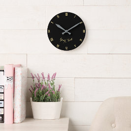 Custom Monogrammed Modern Elegant Black Faux Gold Runde Wanduhr