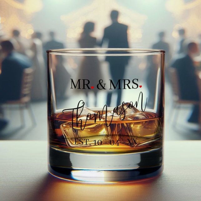 Custom Mr. and Mrs. Name Red Heart Black Text Schr Whiskyglas (Von Creator hochgeladen)
