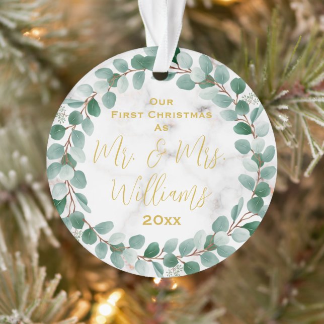 Custom Mr. and Mrs. Our First Christmas Verheirate Ornament (Baum)