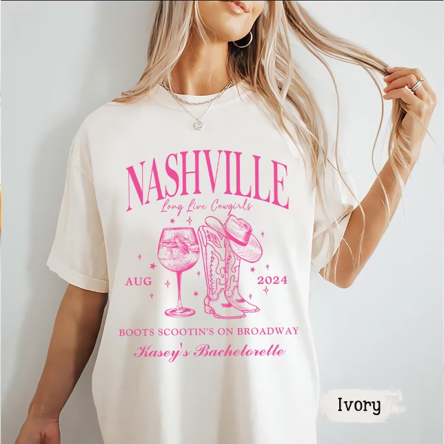 Custom Nashville Bachelorette Rodeo Cocktail T-Shirt (Von Creator hochgeladen)