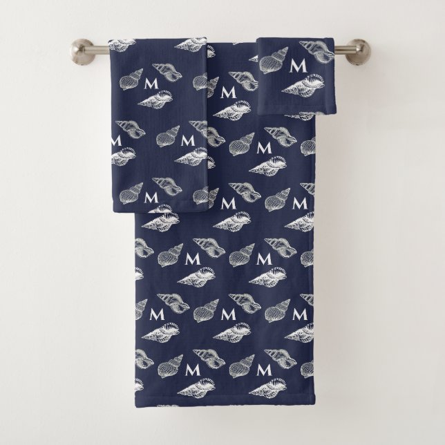 Custom Nauavy Blue Seashell Beach House Badhandtuch Set (Insitu)
