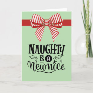Custom Naughty Nice Weihnachtsrot Streifen Feiertagskarte