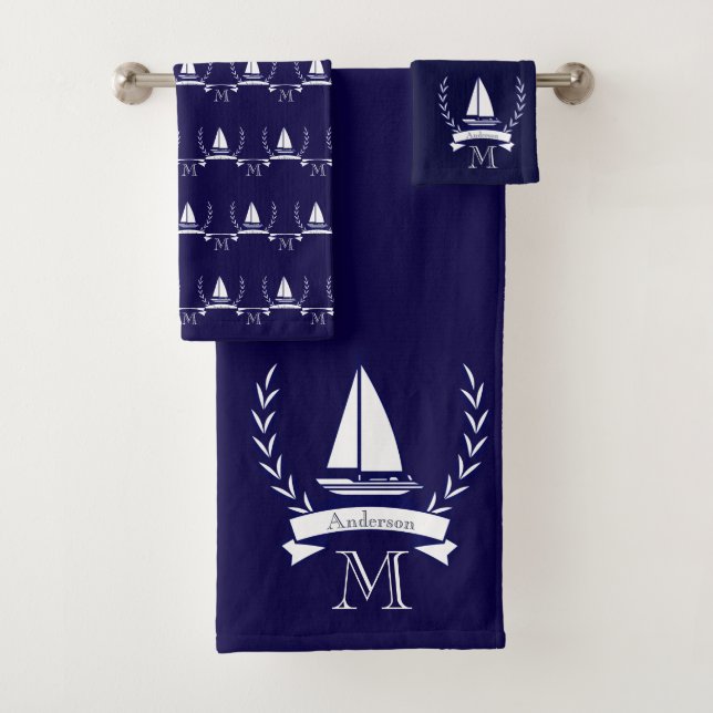 Custom Nautical Sailboat Bad Ocean Navy Blue Badhandtuch Set (Insitu)