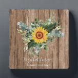 Custom Newlywings Rustic Sunflowers Eucalyptus Lea Fotoplatte<br><div class="desc">Herzlichen Glückwunsch zu Ihrer Verlobung! Wir wünschen Ihnen ein Leben voller Freude und Freude. Dieses moderne und elegante Hochzeitsdesign ist nur eines der vielen Designthemen, die in diesem Laden zur Verfügung stehen, um Ihren Bedürfnissen und Ihrem Budget gerecht zu werden. Sie können die Vorlagenfelder von dieser Seite bearbeiten oder auf...</div>