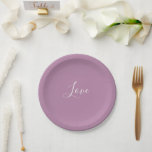 Custom Opera Mauve Solid Color Minimalistische Hoc Pappteller<br><div class="desc">Lila Opernmauvfarbe mit schöner Lichtfeder. Minimalistische moderne,  schicke und moderne pastellfarbene Ästhetik in lavender solide Farbe. Mauve Wohngestaltung,  mauve ästhetische Einrichtung,  mauvische Küche,  mauvfarbene Einrichtung.</div>