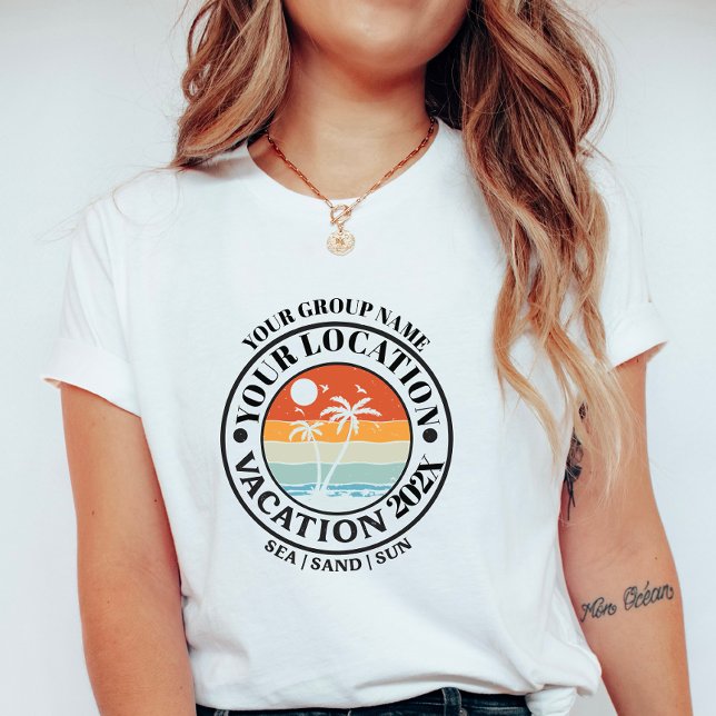 Custom Palm Vacation Badge; Group or Family  T-Shirt (Von Creator hochgeladen)
