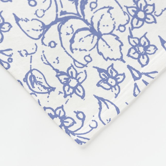 Custom Periwinkle Blue on White Decoration Floral Fleecedecke (Ecke)