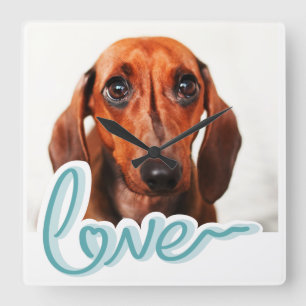 Custom Pet Photo with LOVE in Blue Typography  Quadratische Wanduhr