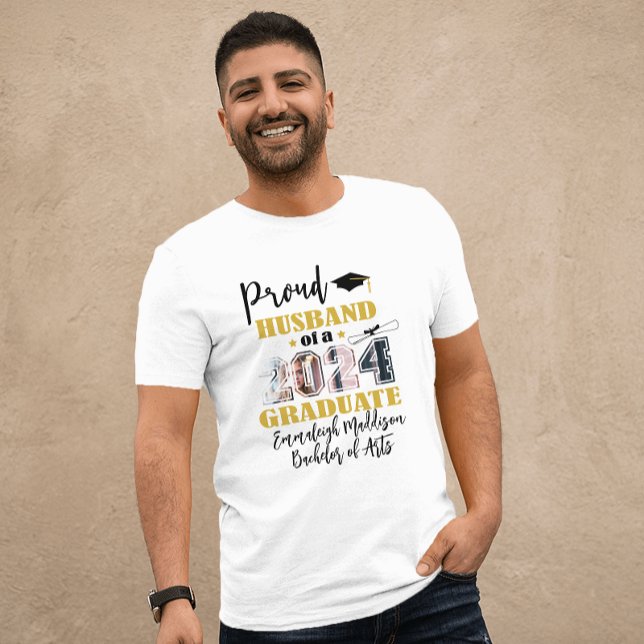 Custom Proud Husband Foto 2024 Graduate T-Shirt (Von Creator hochgeladen)