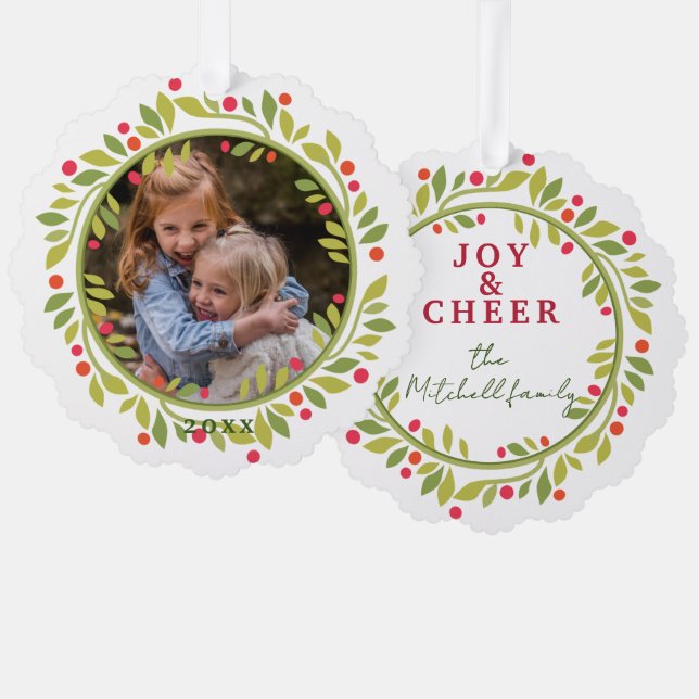 Custom Red Berries Green Leaves Wreath Ornament Karte (Vorderseite/Rückseite)
