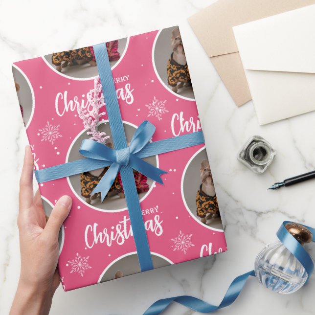 Custom Retro Pink Merry Christmas One Circle Photo Geschenkpapier (Schenken)