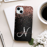 Custom Rose Gold Glitzer Black Sparkone Monogram Case-Mate iPhone Hülle<br><div class="desc">Dieses elegante und stilvolle Handy-Gehäuse mit hübschem vergoldetem Glitzer aus Rose auf schwarz gebürstetem metallischem Hintergrund ist einfach zu personalisieren.</div>
