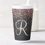 Custom Rose Gold Glitzer Black Sparkone Monogram Milchtasse<br><div class="desc">Dieses elegante,  latte Tasse-Design mit hübschem vergoldeten Glitzer aus Rose auf schwarz gebürstetem metallischem Hintergrund ist einfach zu personalisieren.</div>