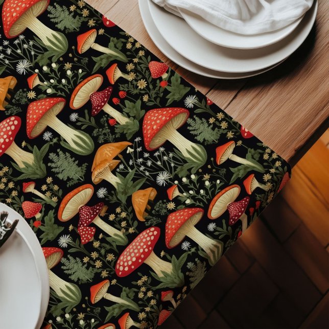 Custom Rustic Table Runner Mushrooms & Moss Art Großer Tischläufer (Custom Rustic Table Runner Mushrooms & Moss Art)