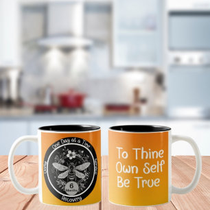 Custom Sobriety Jubiläum Geschenk - Bienen und Blu Zweifarbige Tasse