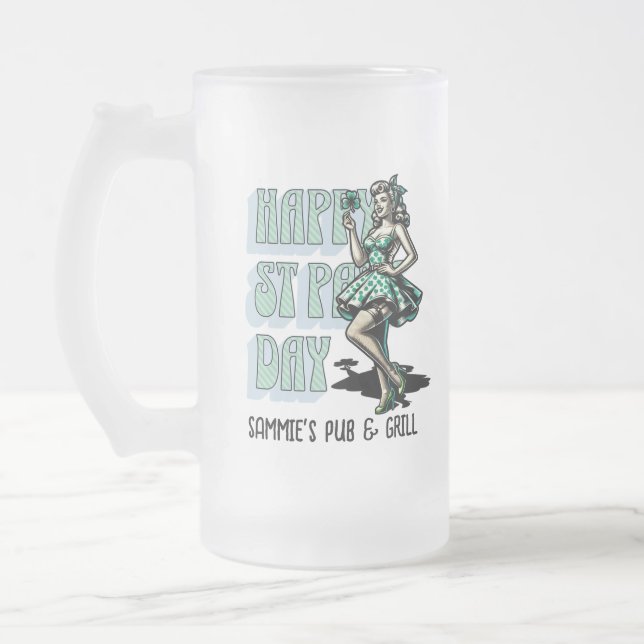 Custom St Patrick's Day Pinup Girl mit Kleeblatt Mattglas Bierglas (Links)