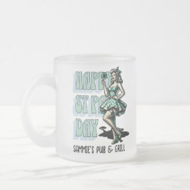 Custom St Patrick's Day Pinup Girl mit Kleeblatt Mattglastasse