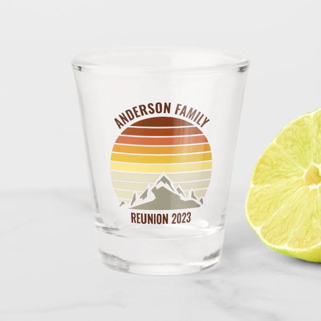 Custom Sunset Mountain Family Wiedersehen Keepake Schnapsglas (Vorderseite)