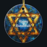 Custom text Happy Hanukkah ✡️, Star von David Keramik Ornament<br><div class="desc">Dieses charmante Hanukkah Keramik Umkreis-Ornament mit dem Namen "Starry Night Hanukkah Charm" ist eine reizvolle Ergänzung zu jeder Urlaubsstimmung. Es zeigt einen strahlenden Stern von David in einem leuchtenden goldenen Set vor tiefblauem Hintergrund, das an einen Sternenhimmel erinnert. Das elegante weiße Drehbuch in der Mitte liest "Happy Hanukkah!" und hebt...</div>