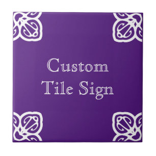 Custom Tile Sign - Spanisches Weiß auf Lila Fliese