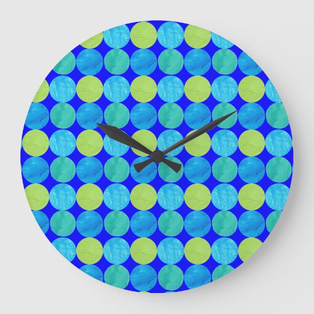 Custom Wall Clock: Blue Moons on Grid Pattern Große Wanduhr (Vorderseite)