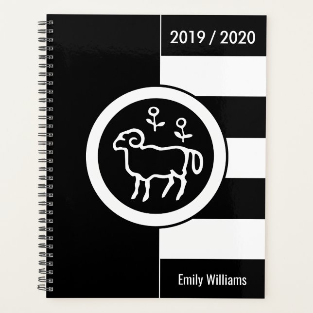 Custom Year Zodiac Sign Aries Schwarz-Weiß Planer (Vorderseite)