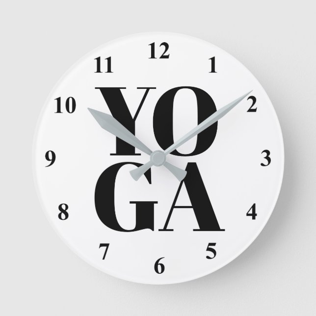 Custom yoga studio wall clock with bold typography runde wanduhr (Vorderseite)