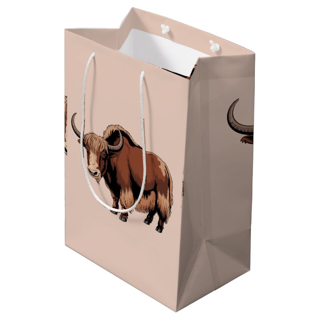 Cute & adorable brown Yak  Mittlere Geschenktüte (Rückseite Schrägansicht)