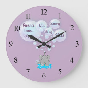 Cute Baby Elephant Blowing Bubbles Monogrammed Große Wanduhr