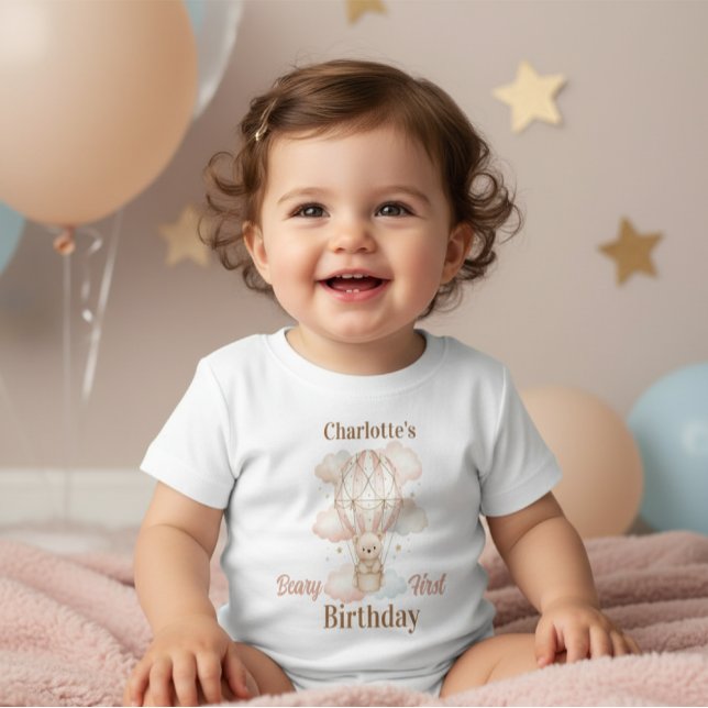 Cute Beary First Girl Birthday  Baby T-shirt (Von Creator hochgeladen)